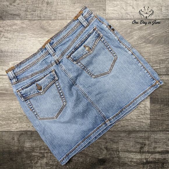 Daisy Fuentes Denim Mini Skirt Size 6 - Picture 5 of 5